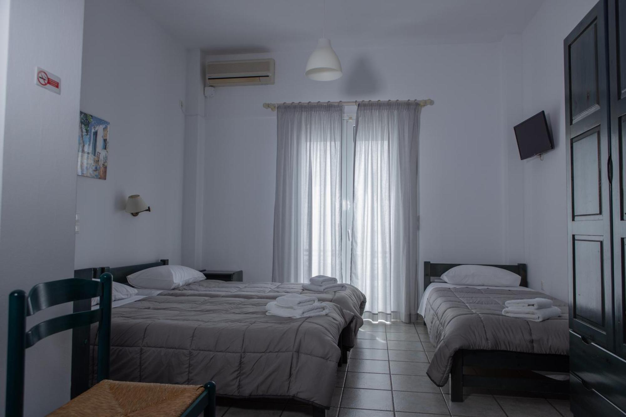 Soula Rooms Tínos 외부 사진